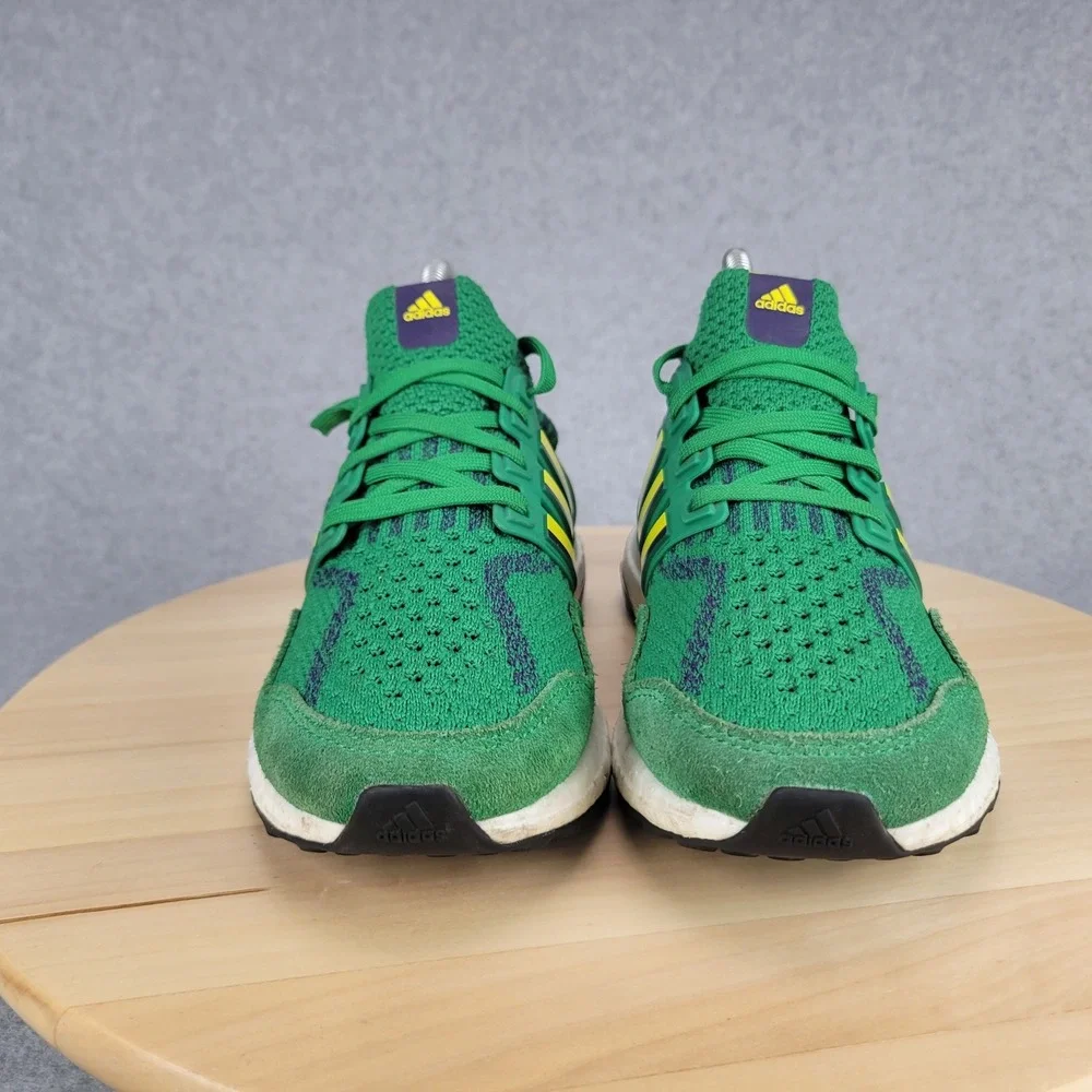 adidas Ultraboost 1.0 DNA Disney Mighty Ducks District 5 Size 4 Green HR1806